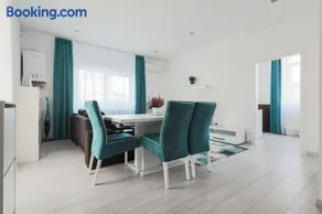 Ambassador Apartment - Image 2