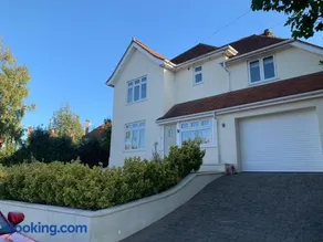 Great location newly refurbished 4 bedroom house coast - Image 1