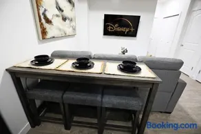 Stylish Retreat with King Bed Long Stays WEM Disney - Image 3
