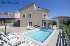 8-bedroom Villa Bianca with Sea View and Pool Table - Image 2