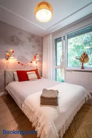 Apartament Fala By Metro No-AC Rolety Blackout A Fan Self-CheckIn Parkview 30min Metro to Narodowy Stadium Klub Stodoła SGH Public Parking Fast WiFi - Image 3