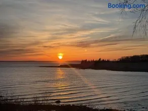 Spacious Oceanfront Home Stunning Sunset Views - Image 2