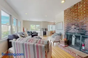 Harbor Point Cottage - Image 3