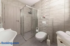 Perfect Place Apartments - Image 2