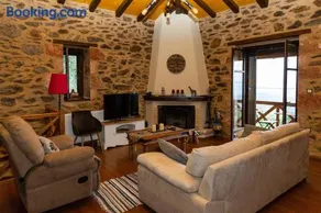 Luxury House In The Hills - Image 1