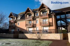 Côte Fleurie Cosy Norman apt balcony & parking - Image 4