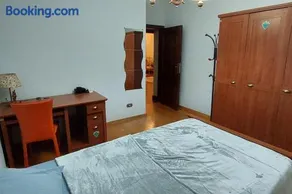 Spacious cheerful apartment - Image 1