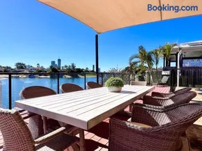 Waterfront Family House with Pool, BBQ - Image 3