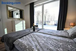 Apartament VILLA PARK przy plaży z widokiem na jezioro, taras 50 m2 - Image 2