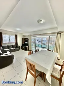 Apartamento 3 Quartos em Frente à Praia do Forte - Image 2