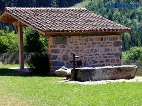 Gîte La Liesse avec 4 chambres, cheminée, jardin et animaux acceptés - Image 2