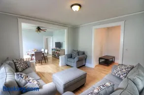 Cozy two bedroom home close to everything - Image 1