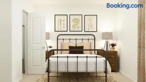 Cozy 4 Bedroom Family Retreat - Image 5