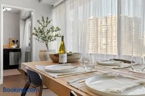 The Lexington - King 1BR near Rosslyn Metro, 5 Min to DC & Free Parking - Image 4