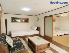 Nippori Osaka Nishi-Tengachaya Guesthouse西天下茶屋アパートメント - Image 1