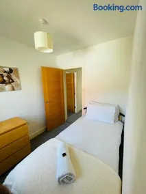 Lyndas Place, Barnstaple,Near North Devon Hospital & Beaches - Image 3