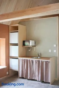 Pinewood Guesthouse - Image 3