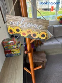 Sunflower Retreat - Image 2