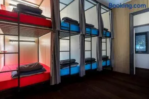 Capsule Hostel Perth - note - Valid passport required to check-in - Image 1