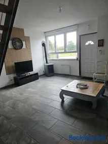 house in a farmhouse - Image 5