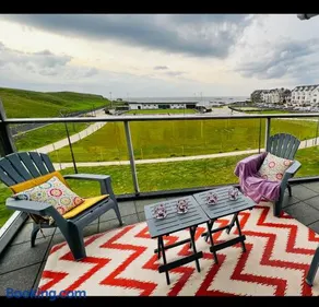 Portrush, Ramore Head apartment with sea views - Image 5