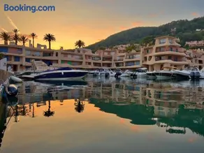 L'Evasion Luxury Apartment Stunning Sea View - Swimming Pool - Parking - Image 4