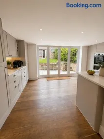 Cosy Cottage near Longleat-Dogs Welcome-Sleeps 6 - Image 2