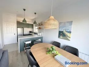 Stylish City Retreat - sleeps 6 - Image 2