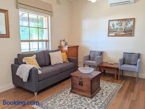 Cottage in Uraidla - Image 2