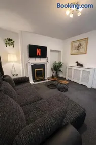 Contractor & Family Sleeps 5 Bham HS2 Parking for 3 - Image 1