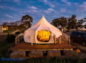 Bukirk Glamping & Luxury Cabins - Image 3