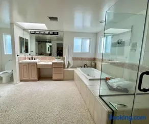 Beach House located in quiet community. - Image 3