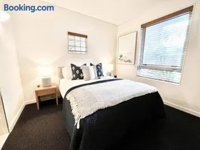 311 Hastings Street 2 Bedroom Luxury - Image 3