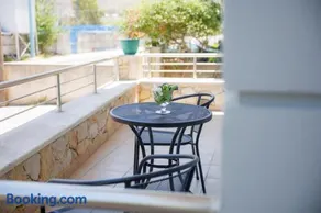 Arivaro Apartment - Image 3