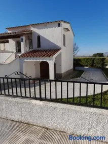 Casita en Empuriabrava jardin - Image 4