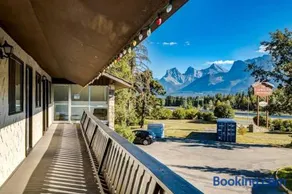 Gateway Suites near Banff - Image 3