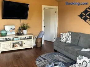 Skull Creek Ranch Cottage - Image 2
