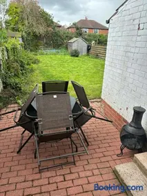 Cosy 3 Bed house with garden 5 min walk from Doncaster Racecourse - Image 4