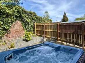 Bluebell Lodge 7 with Hot Tub - Image 1