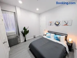 Newly Renovated 2B 2BA apt! mins to PATH & NY! - Image 4