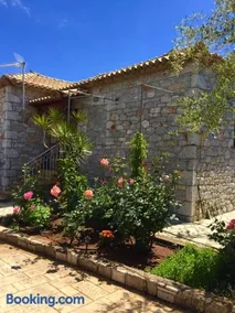 Mouses Apartments-Kardamyli - Image 1