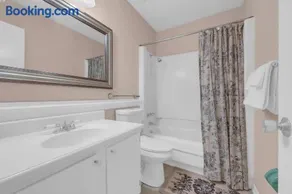 Baytree 72 Stunning 3 BR Condo - Image 4