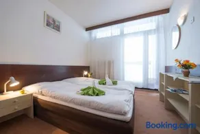 Hotel SOREA MARMOT - Image 1