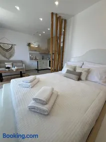 Patela Luxury Suites - Image 4