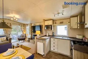 The Major Oak Lodge with Hot Tub - Image 4