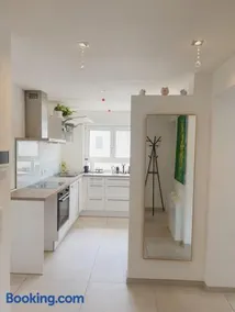 Designerwohnung im Hainpark mit Balkon und Air Condition - Image 2