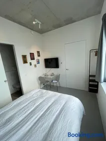 Bed & Beach Amsterdam - Image 3