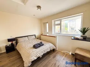 The Lodge Mews - Image 2