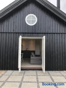 Country-living with a lovely view and own terrace, entrance and parking - Image 2