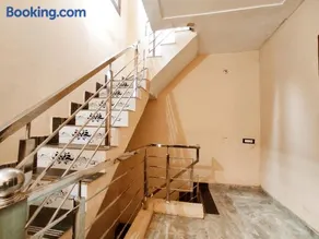 ML HOMESTAYS - For Family, Students, Parents, Couples - Image 4